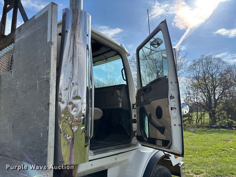 image for item FB3388 2002 Western Star 4900 flatbed truck