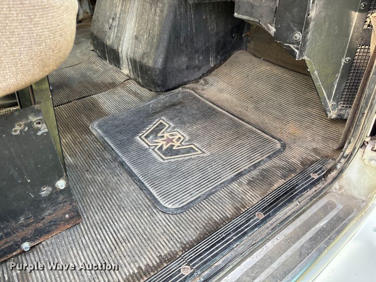 image for item FB3388 2002 Western Star 4900 flatbed truck