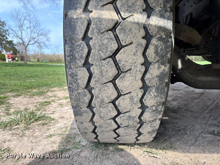 image for item FB3388 2002 Western Star 4900 flatbed truck