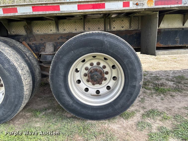 image for item FB3388 2002 Western Star 4900 flatbed truck