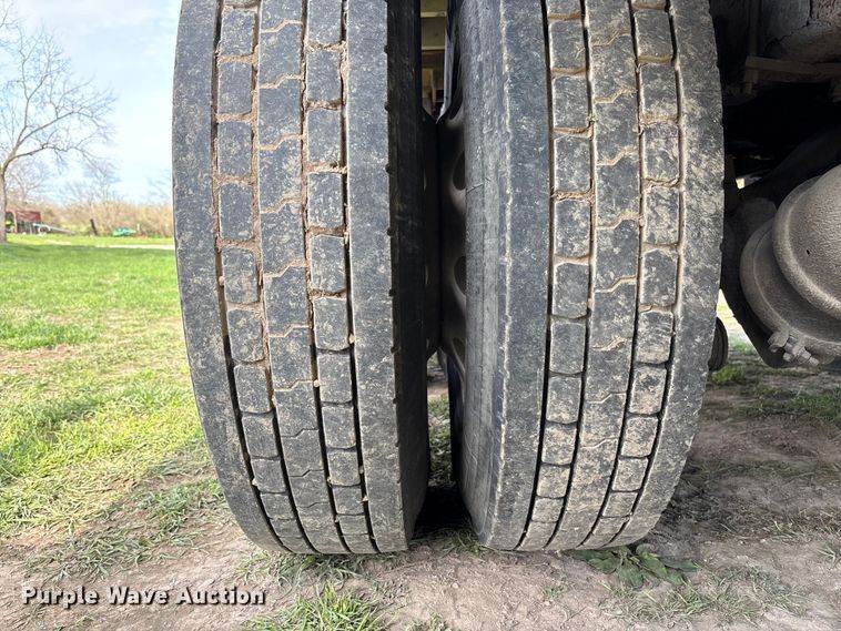 image for item FB3388 2002 Western Star 4900 flatbed truck