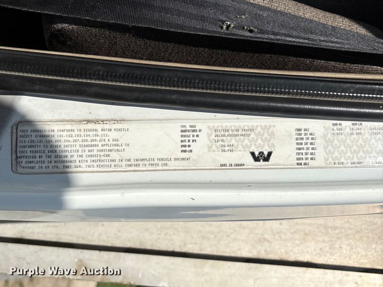 image for item FB3388 2002 Western Star 4900 flatbed truck