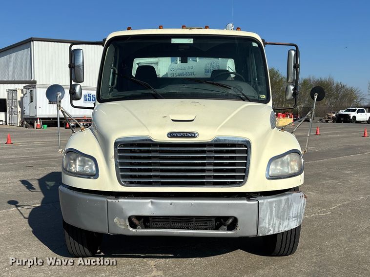 image for item FB3396 2008 Freightliner M2106 truck cab and chassis