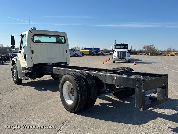 image for item FB3396 2008 Freightliner M2106 truck cab and chassis