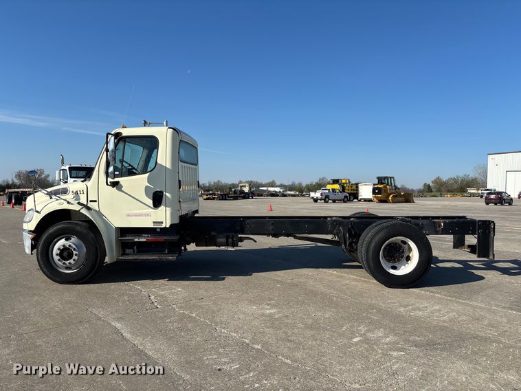 image for item FB3396 2008 Freightliner M2106 truck cab and chassis