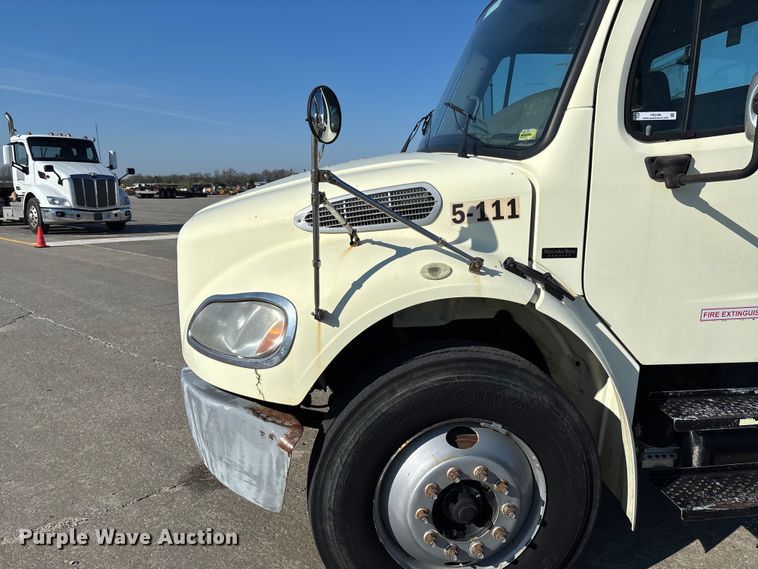 image for item FB3396 2008 Freightliner M2106 truck cab and chassis