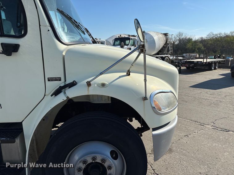 image for item FB3396 2008 Freightliner M2106 truck cab and chassis