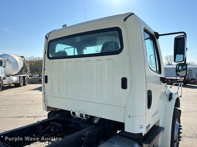 image for item FB3396 2008 Freightliner M2106 truck cab and chassis