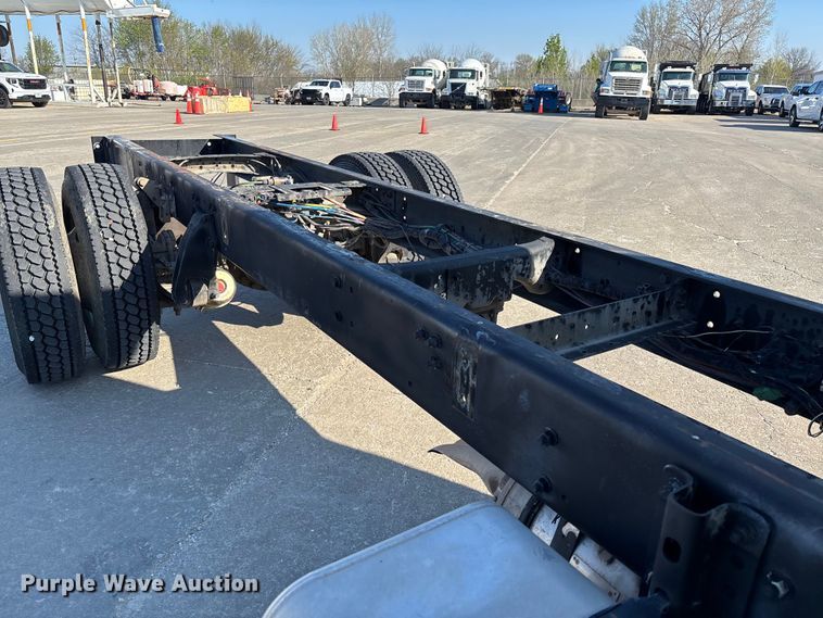 image for item FB3396 2008 Freightliner M2106 truck cab and chassis