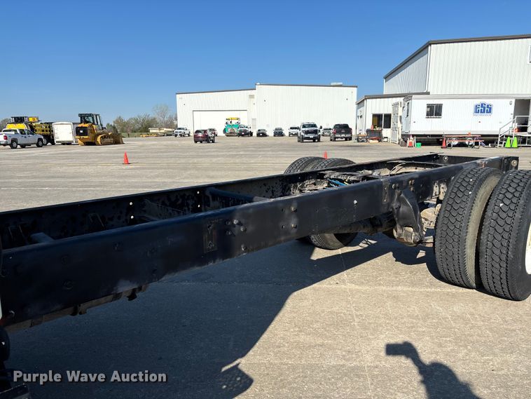 image for item FB3396 2008 Freightliner M2106 truck cab and chassis