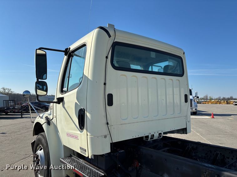 image for item FB3396 2008 Freightliner M2106 truck cab and chassis