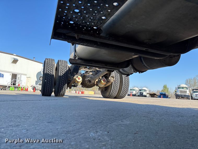 image for item FB3396 2008 Freightliner M2106 truck cab and chassis