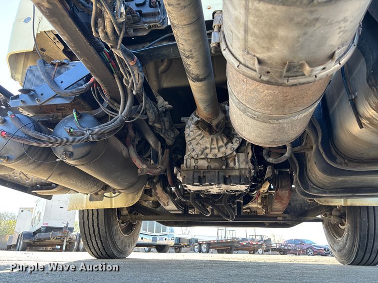 image for item FB3396 2008 Freightliner M2106 truck cab and chassis