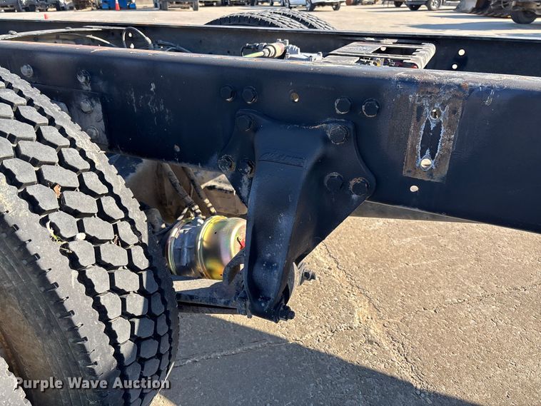 image for item FB3396 2008 Freightliner M2106 truck cab and chassis