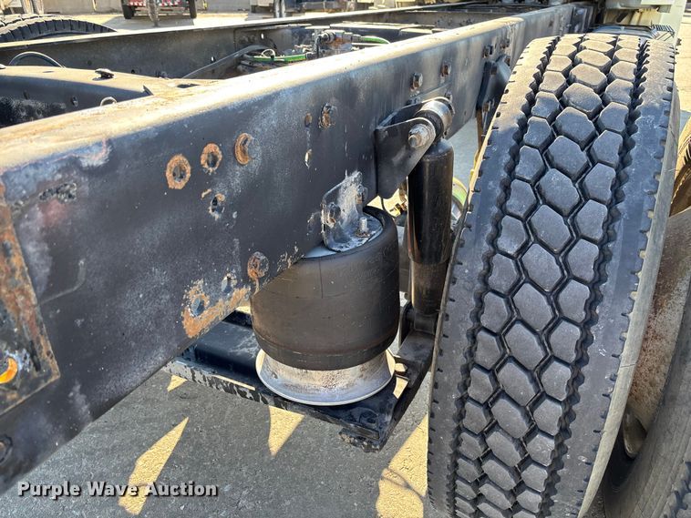 image for item FB3396 2008 Freightliner M2106 truck cab and chassis