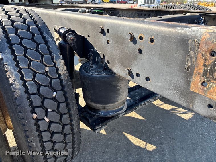 image for item FB3396 2008 Freightliner M2106 truck cab and chassis