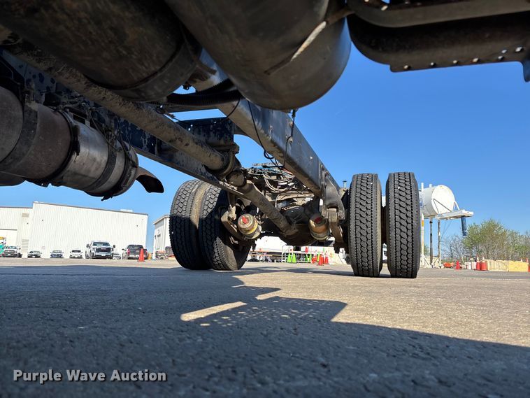 image for item FB3396 2008 Freightliner M2106 truck cab and chassis