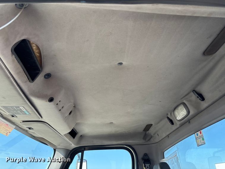 image for item FB3396 2008 Freightliner M2106 truck cab and chassis