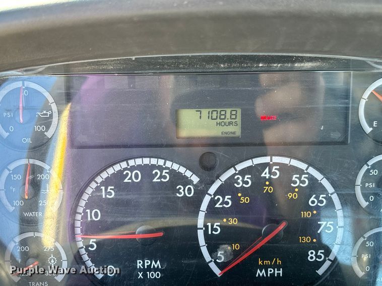 image for item FB3396 2008 Freightliner M2106 truck cab and chassis