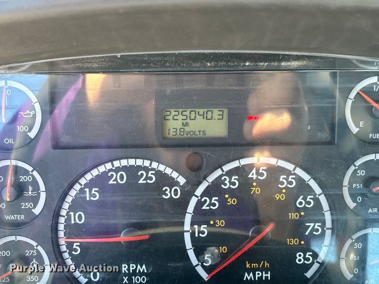 image for item FB3396 2008 Freightliner M2106 truck cab and chassis