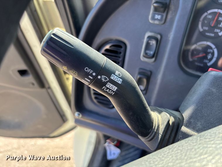 image for item FB3396 2008 Freightliner M2106 truck cab and chassis