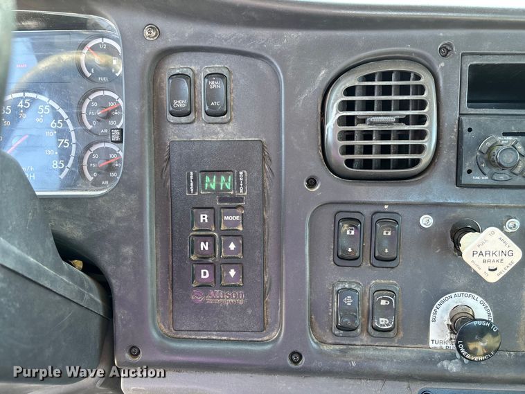 image for item FB3396 2008 Freightliner M2106 truck cab and chassis