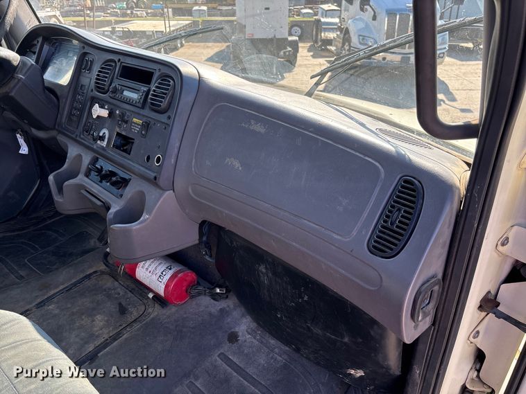 image for item FB3396 2008 Freightliner M2106 truck cab and chassis