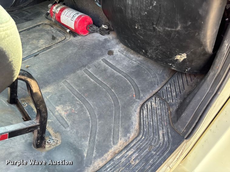 image for item FB3396 2008 Freightliner M2106 truck cab and chassis