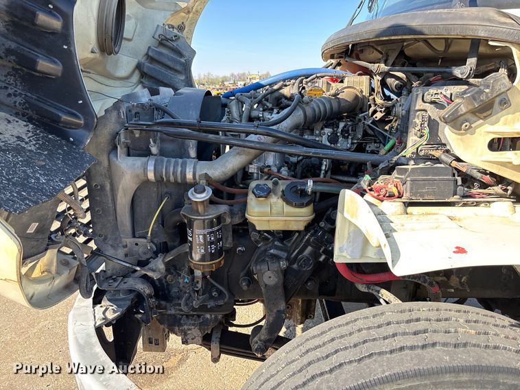 image for item FB3396 2008 Freightliner M2106 truck cab and chassis