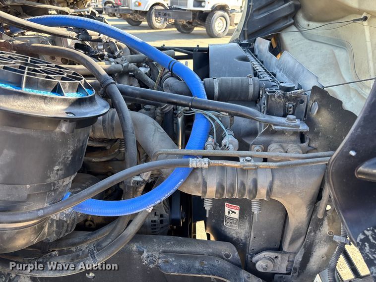 image for item FB3396 2008 Freightliner M2106 truck cab and chassis