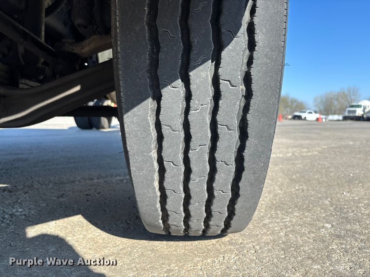 image for item FB3396 2008 Freightliner M2106 truck cab and chassis