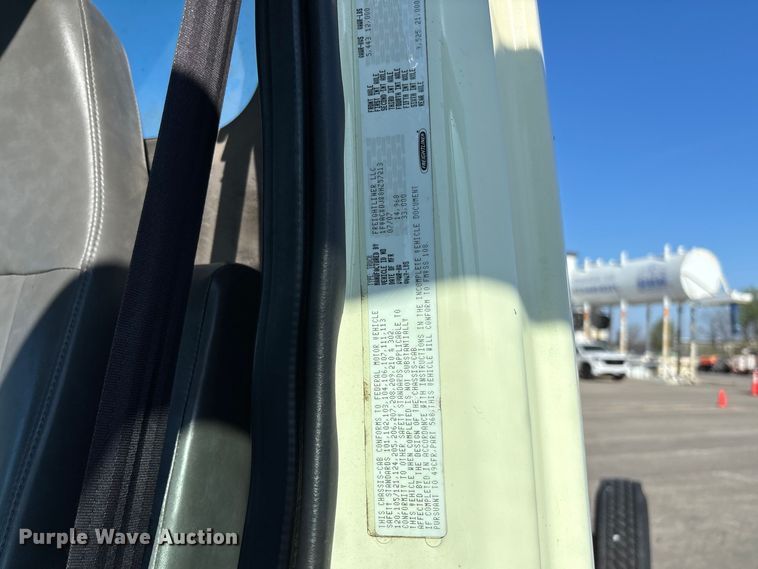 image for item FB3396 2008 Freightliner M2106 truck cab and chassis