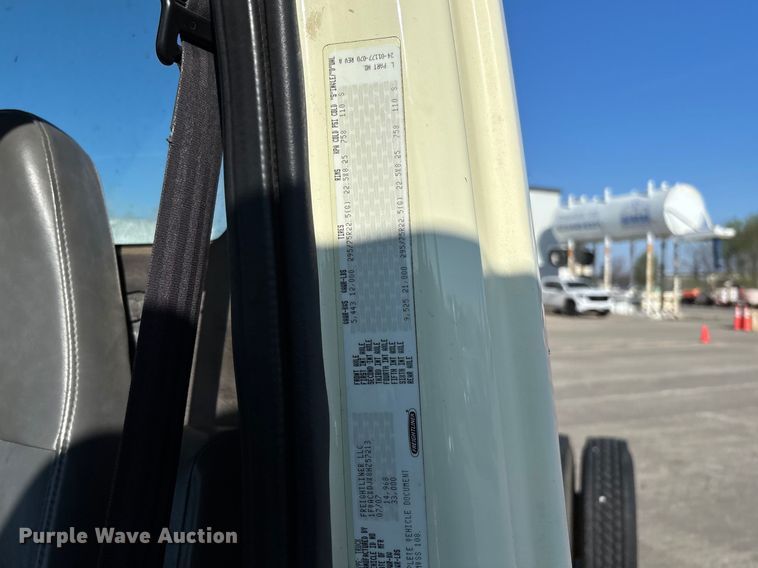 image for item FB3396 2008 Freightliner M2106 truck cab and chassis