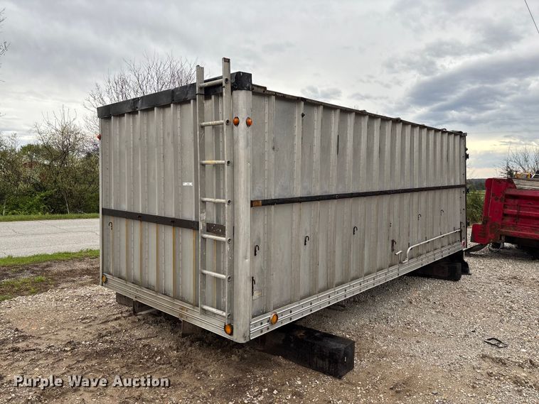 image for item FB3404 Hewitt Lucas Truck bodies EP18EWNSH grain bed