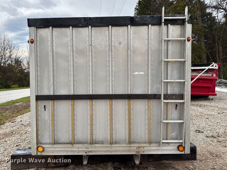 image for item FB3404 Hewitt Lucas Truck bodies EP18EWNSH grain bed