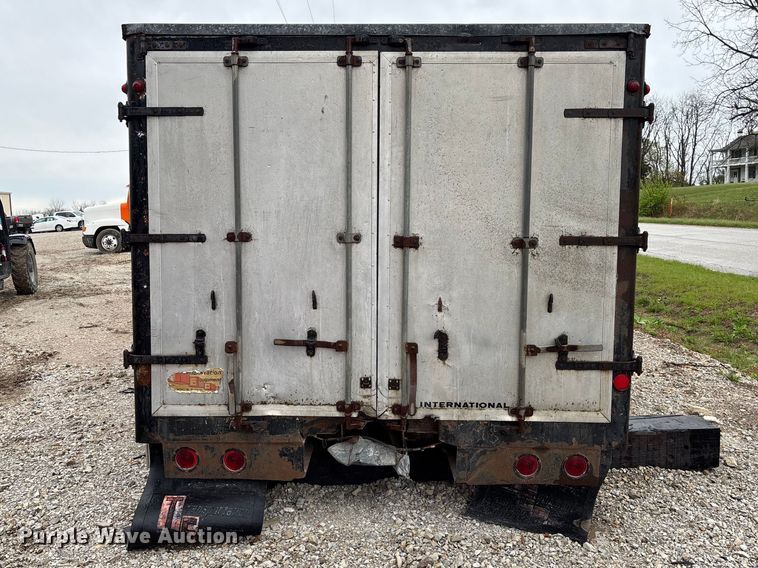 image for item FB3404 Hewitt Lucas Truck bodies EP18EWNSH grain bed
