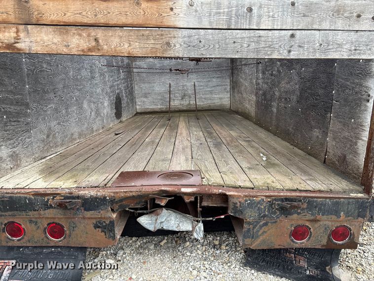 image for item FB3404 Hewitt Lucas Truck bodies EP18EWNSH grain bed