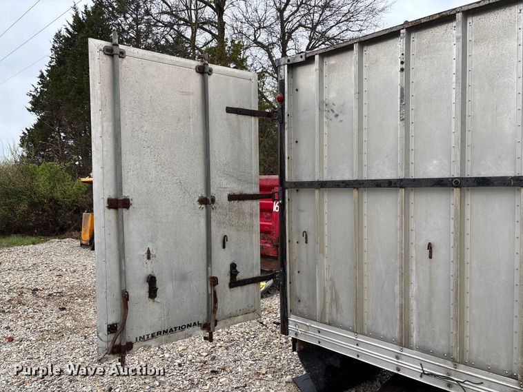 image for item FB3404 Hewitt Lucas Truck bodies EP18EWNSH grain bed