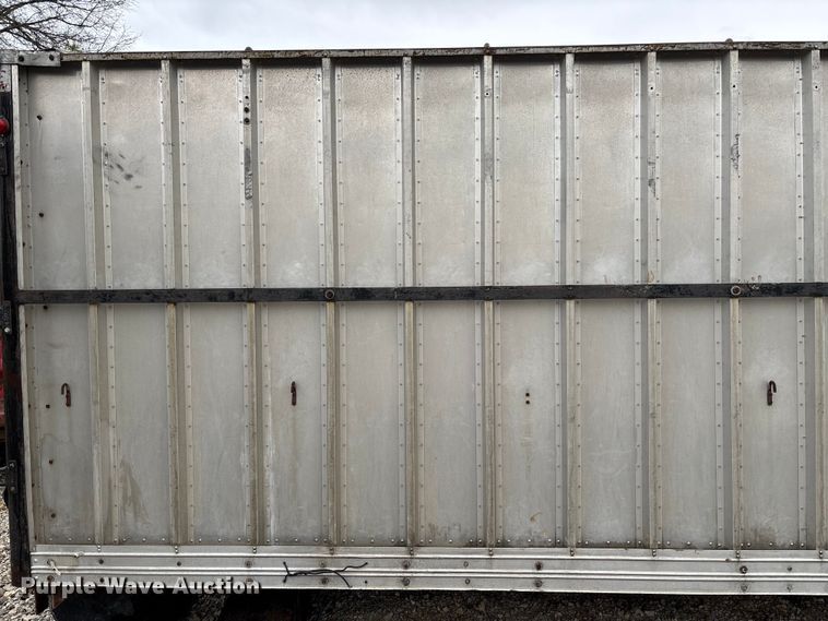 image for item FB3404 Hewitt Lucas Truck bodies EP18EWNSH grain bed