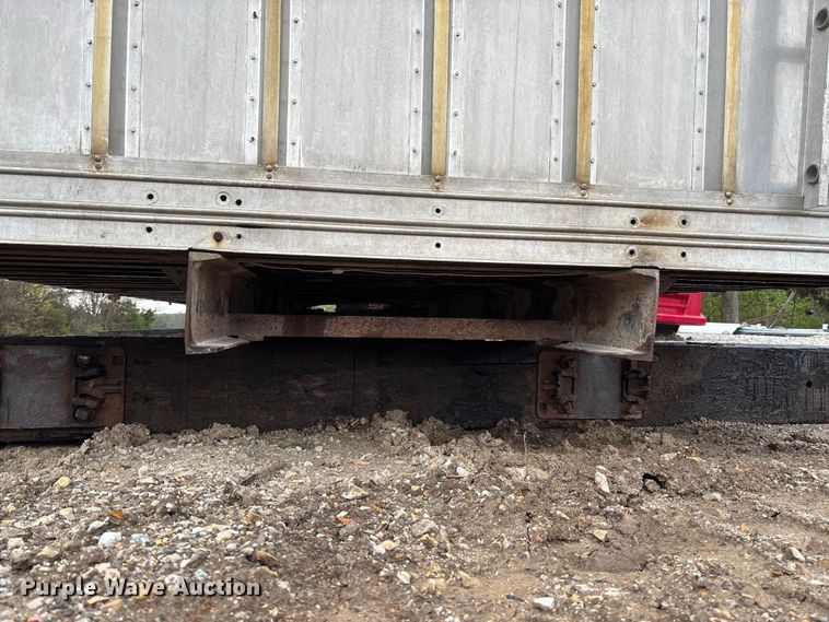 image for item FB3404 Hewitt Lucas Truck bodies EP18EWNSH grain bed