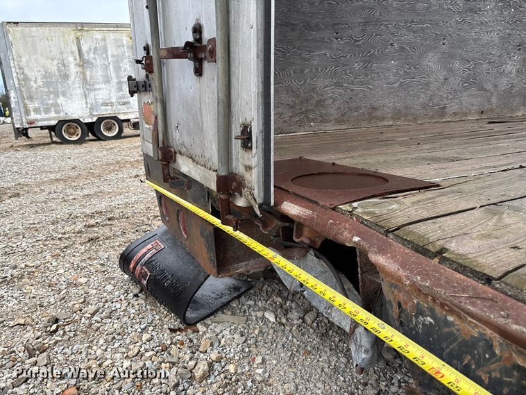 image for item FB3404 Hewitt Lucas Truck bodies EP18EWNSH grain bed
