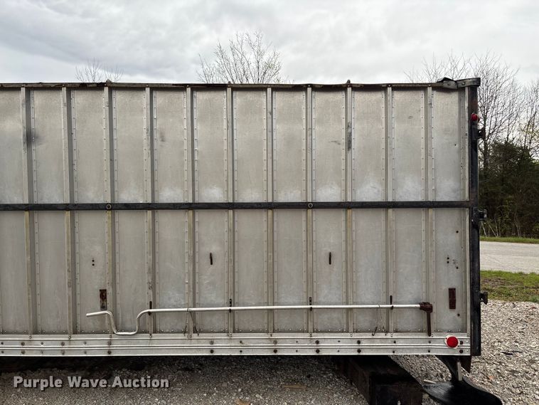 image for item FB3404 Hewitt Lucas Truck bodies EP18EWNSH grain bed