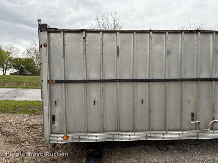 image for item FB3404 Hewitt Lucas Truck bodies EP18EWNSH grain bed