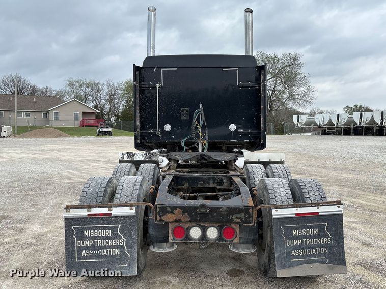 image for item FB3439 2013 Western Star 4900 semi truck