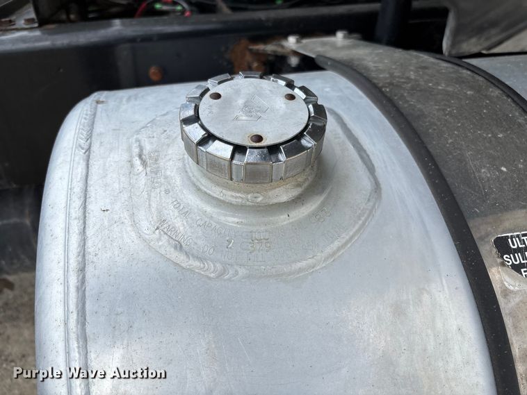 image for item FB3439 2013 Western Star 4900 semi truck