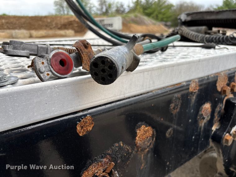 image for item FB3439 2013 Western Star 4900 semi truck