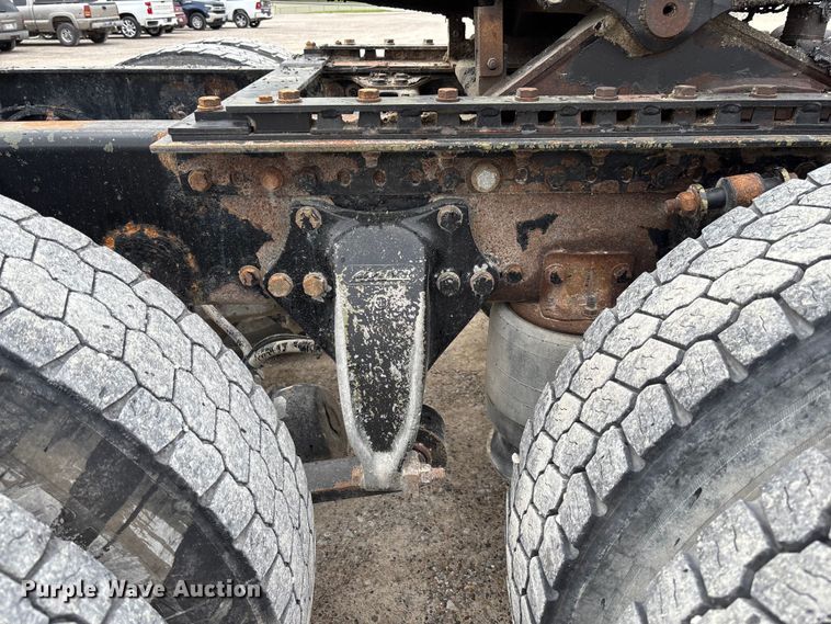 image for item FB3439 2013 Western Star 4900 semi truck