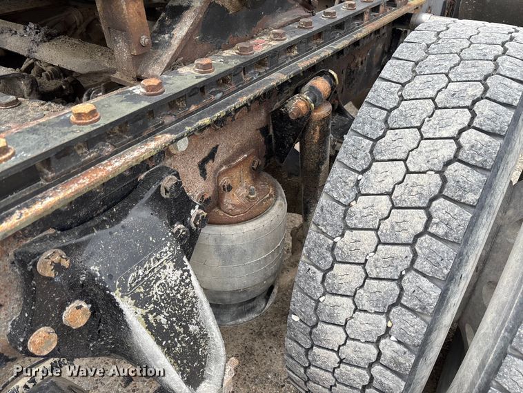 image for item FB3439 2013 Western Star 4900 semi truck