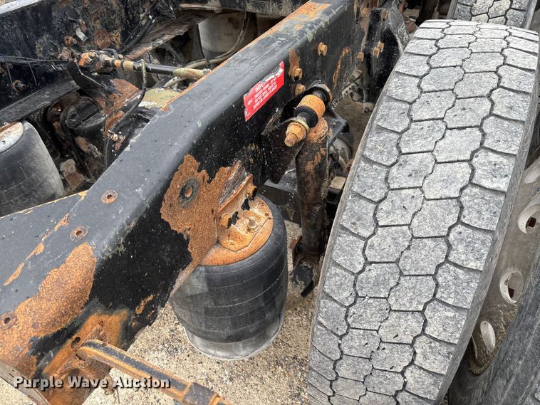 image for item FB3439 2013 Western Star 4900 semi truck