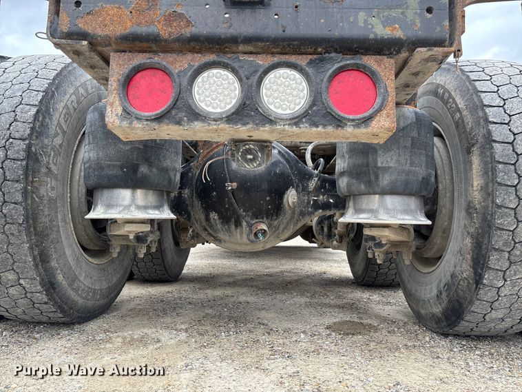 image for item FB3439 2013 Western Star 4900 semi truck